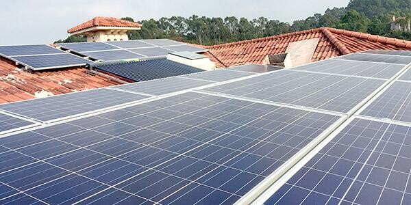 último caso de la compañía sobre Sistema solar de la producción de energía del picovoltio del tejado de Huizhou 30KW